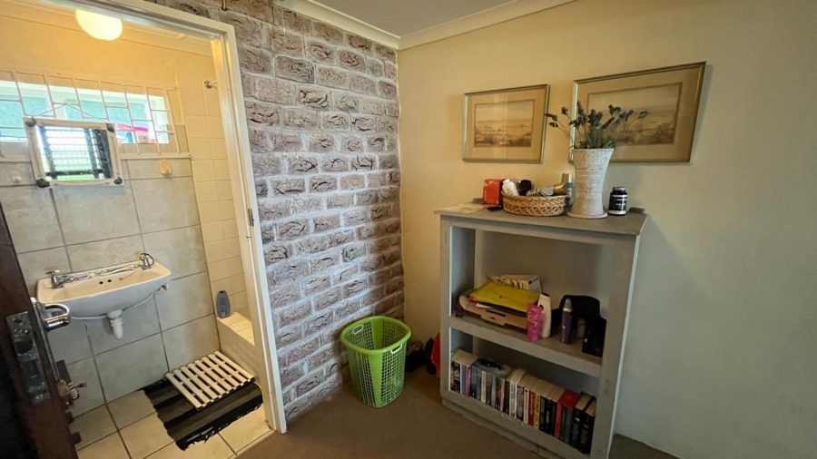 6 Bedroom Property for Sale in Oyster Bay Eastern Cape
